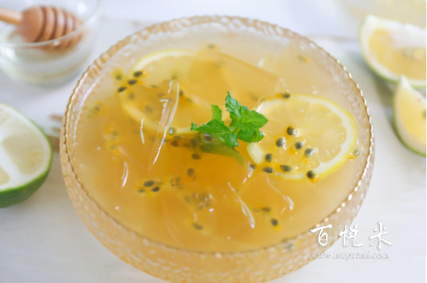 夏日不可或缺的甜品，蜂蜜檸檬愛玉凍，口感清爽，甜蜜誘人